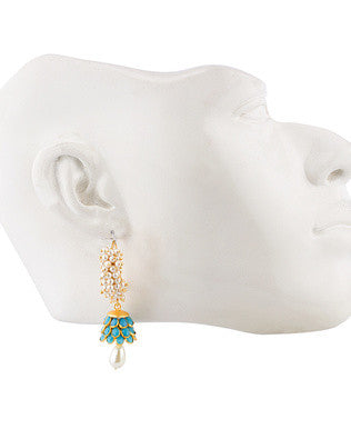 WONDROUS YELLOW GOLD TONED EARRING